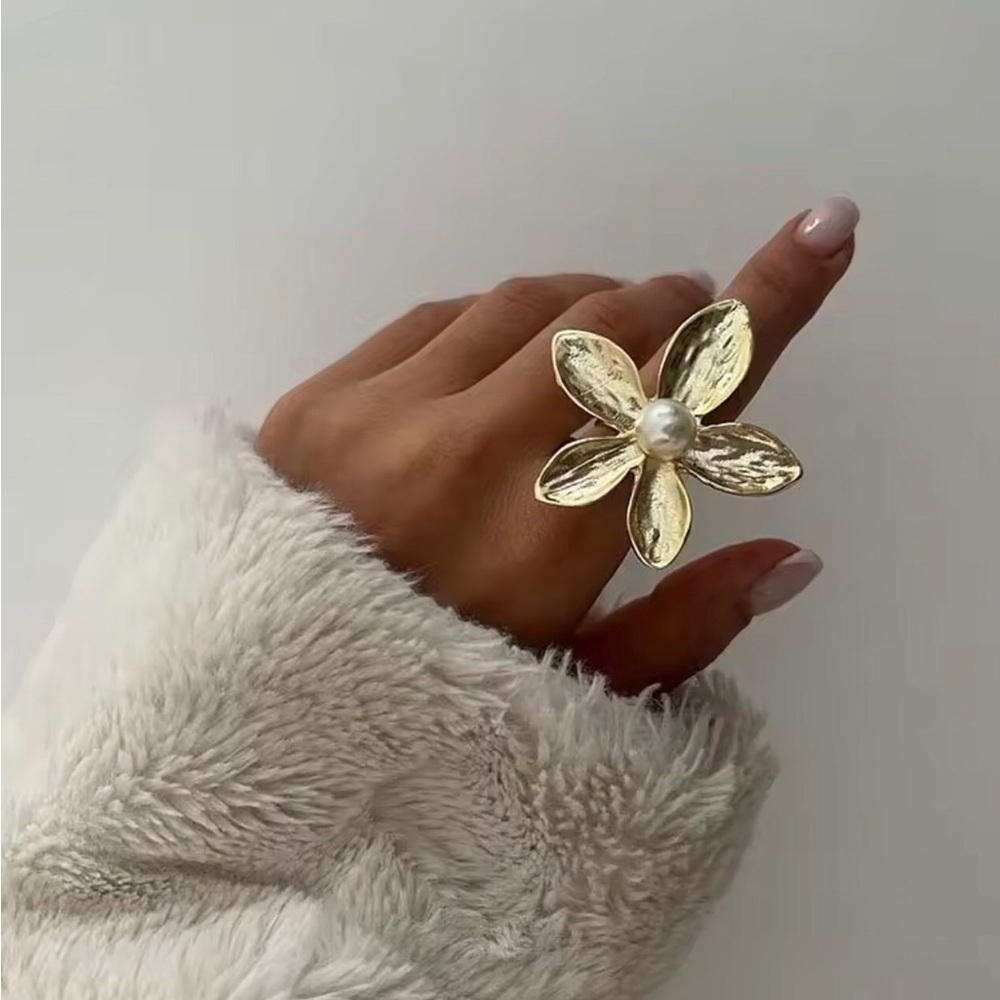 Gold Floral Pearl Center Statement Ring - Women Jewelry